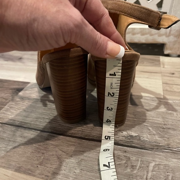 Camel colored suede peep toe sandals! - Picture 2 of 6